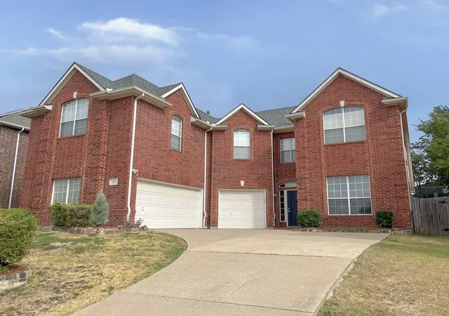 Photo 1 of Single family home for sale at 1617 Buena Vista Dr, Denton, TX 76210 | MLS# 21405221 | Listing updated on 2026-10-07