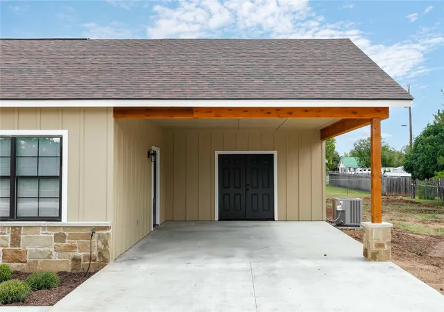 Photo 3 of Single family home for sale at 305 7th Street, Blanket, TX 76432 | MLS# 21400817 | Listing updated on 2026-10-07