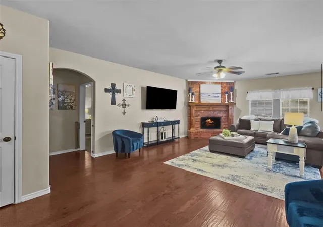 Photo 4 of Single family home for sale at 8600 La Quinta Ln, Mc Kinney, TX 75070 | MLS# 21403366 | Listing updated on 2026-10-07
