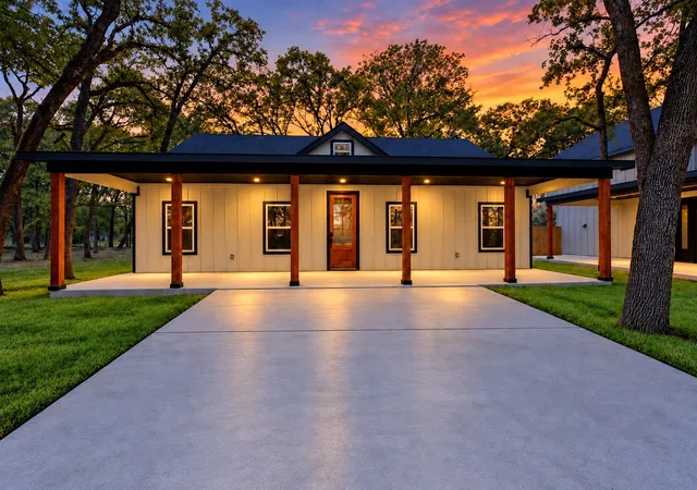 Photo 1 of Single family home for sale at 203 Seagrove Ln, Quinlan, TX 75474 | MLS# 21403181 | Listing updated on 2026-10-07