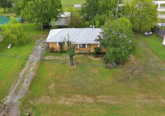 Photo 1 of Sale Pending at 712 N Allyn Ave E, Mount Calm, TX 76673 | MLS# 21404375 | Listing updated on 2026-10-10