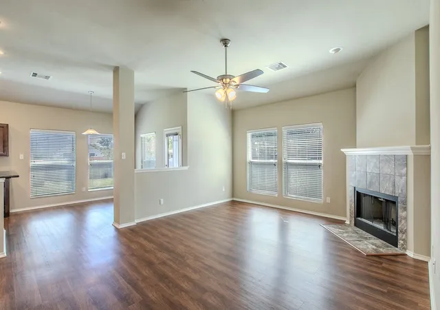 Photo 3 of Single family home for sale at 1502 Jane Ln, West, TX 76691 | MLS# 21405182 | Listing updated on 2026-10-08