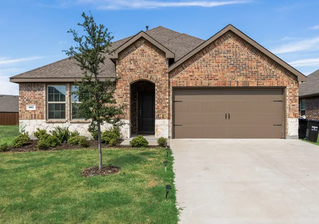 Photo 2 of Single family home for sale at 307 Warbler Way, Caddo Mills, TX 75135 | MLS# 21404924 | Listing updated on 2026-10-07