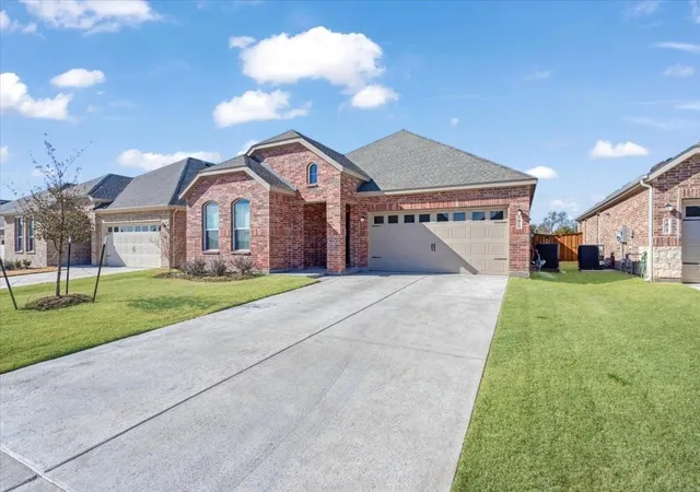 Photo 3 of Single family home for sale at 1413 Sandpebble Cir, Anna, TX 75409 | MLS# 21405290 | Listing updated on 2026-10-11