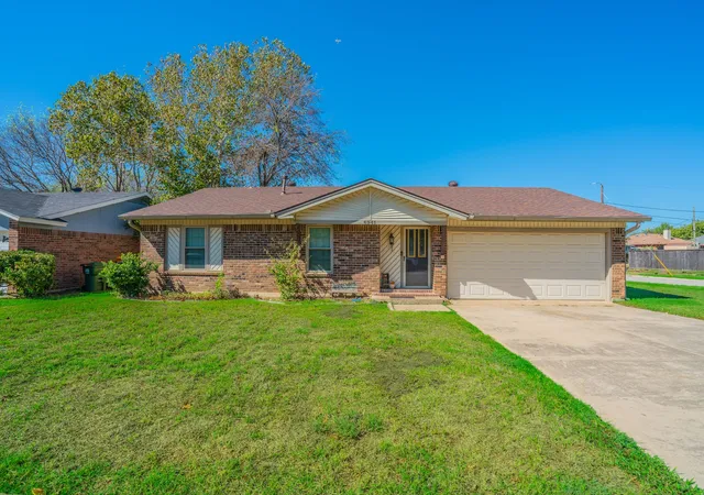 Photo 1 of Single family home for sale at 6941 Bennington Dr, Watauga, TX 76148 | MLS# 21404562 | Listing updated on 2026-10-11
