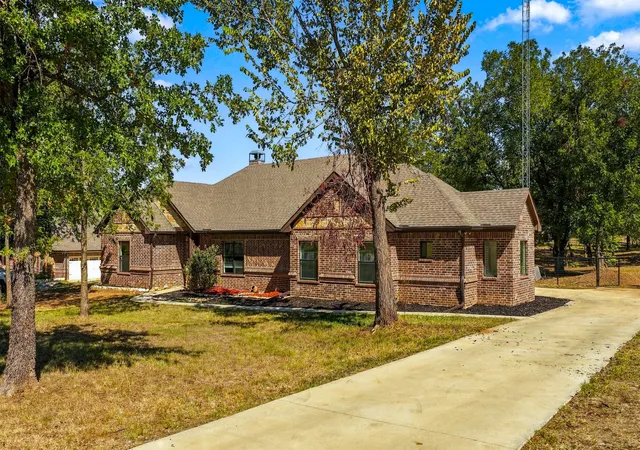 Photo 3 of Single family home for sale at 1389 County Rd 3591, Paradise, TX 76073 | MLS# 21404392 | Listing updated on 2026-10-07