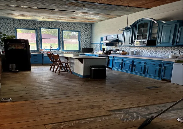 Photo 2 of Single family home for sale at 217 E White St, Pilot Point, TX 76258 | MLS# 21405319 | Listing updated on 2026-10-07