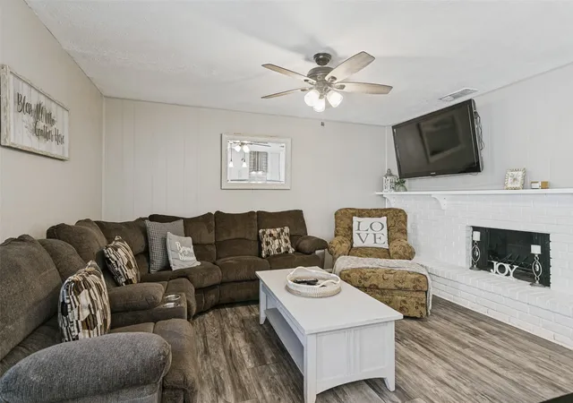 Photo 3 of Single family home for sale at 5076 Avery Ln, The Colony, TX 75056 | MLS# 21404332 | Listing updated on 2026-10-07