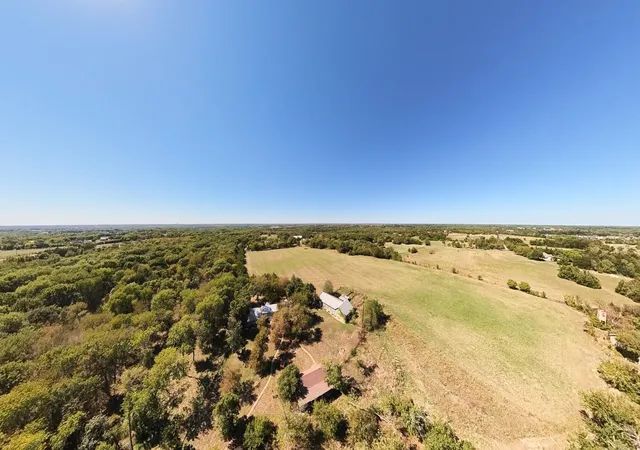 Photo 3 of Single family home for sale at 242 Oak Hl Rd, Van Alstyne, TX 75495 | MLS# 21391002 | Listing updated on 2026-10-07