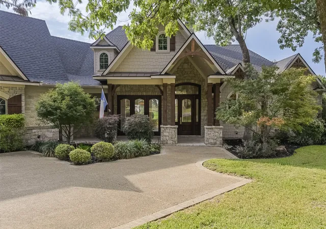 Single family home for sale at 228 Katy Lake Dr, Waxahachie, TX 75165 | MLS# 21405161