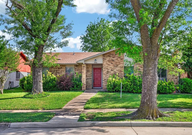 Photo 1 of Single family home for sale at 2950 San Diego Dr, Dallas, TX 75228 | MLS# 21405426 | Listing updated on 2026-10-08