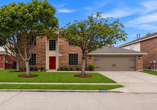 Single family home for sale at 1345 Missionary Ridge Trl, Fort Worth, TX 76131 | MLS# 21405436