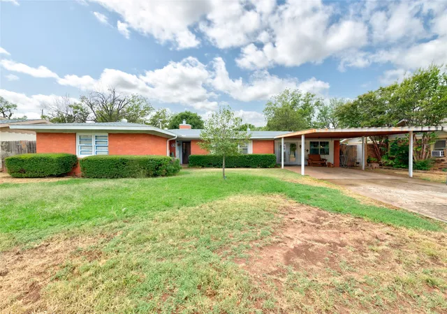 Photo 1 of Single family home for sale at 302 Lexington Ave, Abilene, TX 79605 | MLS# 21405430 | Listing updated on 2026-10-07