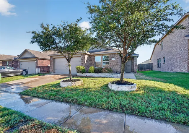 Photo 2 of Single family home for sale at 2428 Rosharon Dr, Forney, TX 75126 | MLS# 21405467 | Listing updated on 2026-10-07