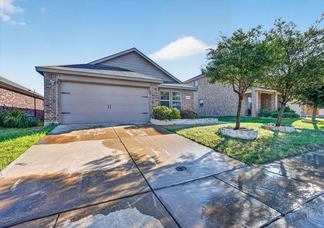 Photo 3 of Single family home for sale at 2428 Rosharon Dr, Forney, TX 75126 | MLS# 21405467 | Listing updated on 2026-10-07