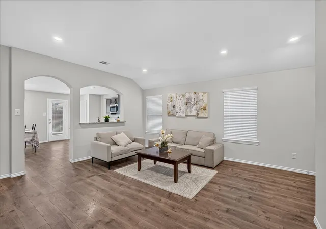 Photo 4 of Single family home for sale at 2428 Rosharon Dr, Forney, TX 75126 | MLS# 21405467 | Listing updated on 2026-10-07