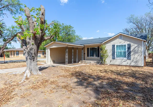 Single family home for sale at 901 Ash, Merkel, TX 79536 | MLS# 21405469
