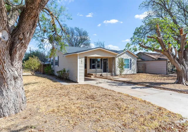 Photo 3 of Single family home for sale at 901 Ash, Merkel, TX 79536 | MLS# 21405469 | Listing updated on 2026-10-07