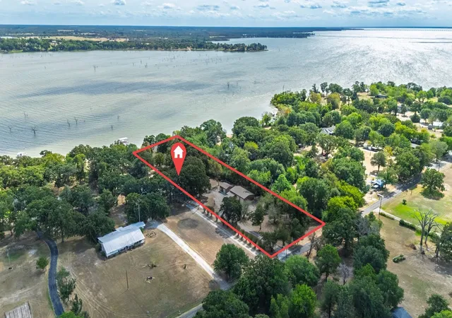 Photo 3 of Single family home for sale at 5781 County Rd 3515, Quinlan, TX 75474 | MLS# 21403450 | Listing updated on 2026-10-07