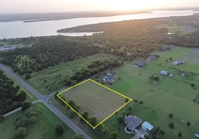 Land for sale at Tbd Lakeview Dr, Ennis, TX 75119 | MLS# 21400744