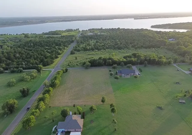 Photo 3 of Land for sale at Tbd Lakeview Dr, Ennis, TX 75119 | MLS# 21400744 | Listing updated on 2026-10-08