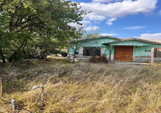 Single family home for sale at 907 Culbertson St, Coleman, TX 76834 | MLS# 21405481