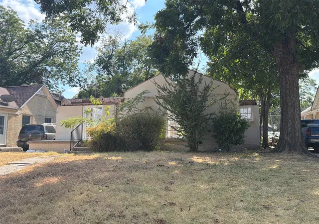 Single family home for sale at 7131 Thurston Dr, Dallas, TX 75235 | MLS# 21405484