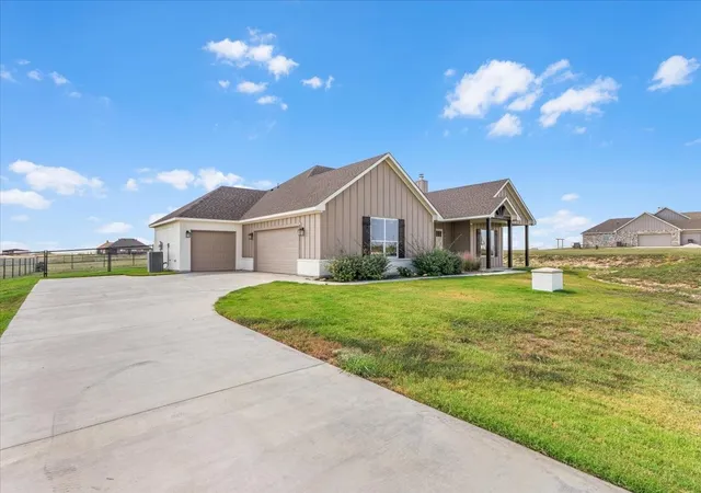 Photo 3 of Single family home for sale at 4020 Windy Point Ranch Rd, Cresson, TX 76035 | MLS# 21371732 | Listing updated on 2026-10-07