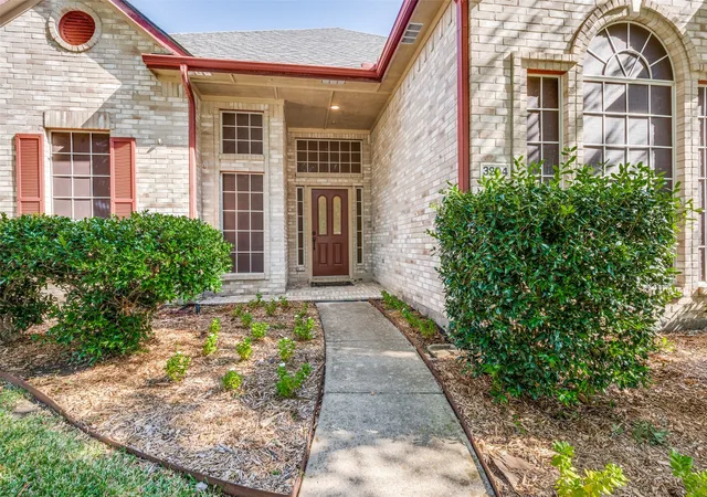 Photo 3 of Single family home for sale at 3204 Grantham Dr, Richardson, TX 75082 | MLS# 21359714 | Listing updated on 2026-10-08