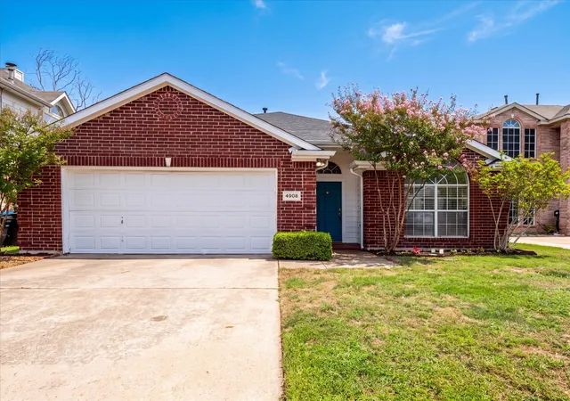 Single family home for sale at 4908 Skymeadow Dr, Fort Worth, TX 76135 | MLS# 21397774
