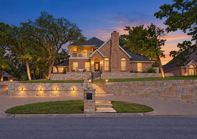 Photo 1 of Mansion for sale at 3509 Brentwood Dr, Colleyville, TX 76034 | MLS# 21367786 | Listing updated on 2026-10-08