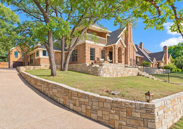 Photo 3 of Mansion for sale at 3509 Brentwood Dr, Colleyville, TX 76034 | MLS# 21367786 | Listing updated on 2026-10-08
