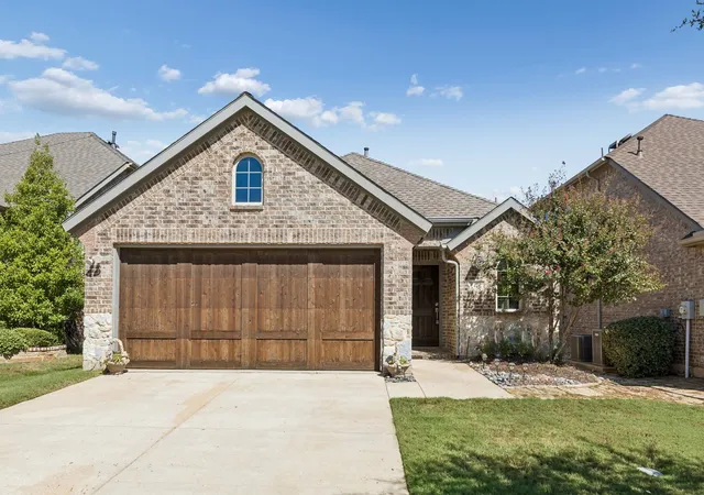 Photo 1 of Single family home for sale at 421 Catherine Ln, Argyle, TX 76226 | MLS# 21405361 | Listing updated on 2026-10-07