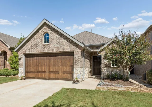 Photo 2 of Single family home for sale at 421 Catherine Ln, Argyle, TX 76226 | MLS# 21405361 | Listing updated on 2026-10-07