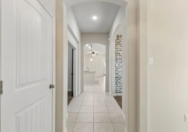 Photo 3 of Single family home for sale at 421 Catherine Ln, Argyle, TX 76226 | MLS# 21405361 | Listing updated on 2026-10-07