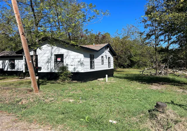 Photo 3 of Single family home for sale at 351 E Commerce Ave, Cooper, TX 75432 | MLS# 21405384 | Listing updated on 2026-10-07