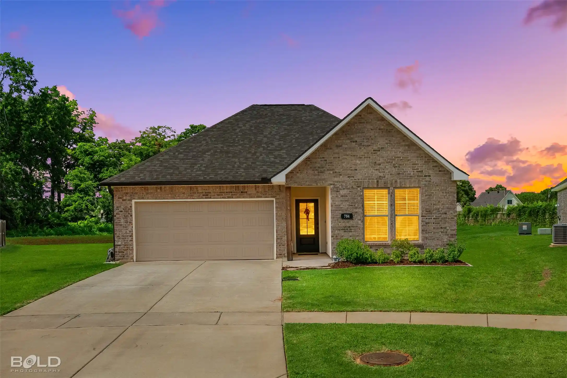 Photo 1 of Single family home for sale at 784 Crozier Dr, Bossier City, LA 71111 | MLS# 21405618 | Listing updated on 2026-10-25