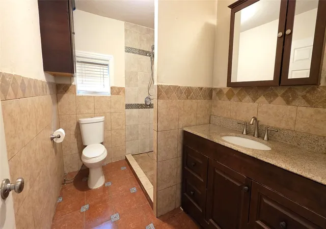 Photo 3 of Single family home for sale at 524 W Broadus Ave, Fort Worth, TX 76115 | MLS# 21405653 | Listing updated on 2026-10-07