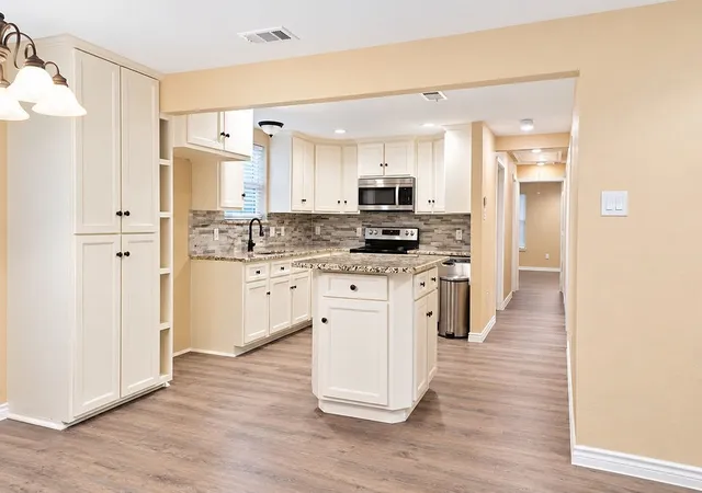 Photo 3 of Single family home for sale at 507 Morris St, Terrell, TX 75160 | MLS# 21404235 | Listing updated on 2026-10-07