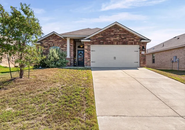 Photo 2 of Single family home for sale at 2912 Brosnan Rd, Lorena, TX 76655 | MLS# 21404868 | Listing updated on 2026-10-07