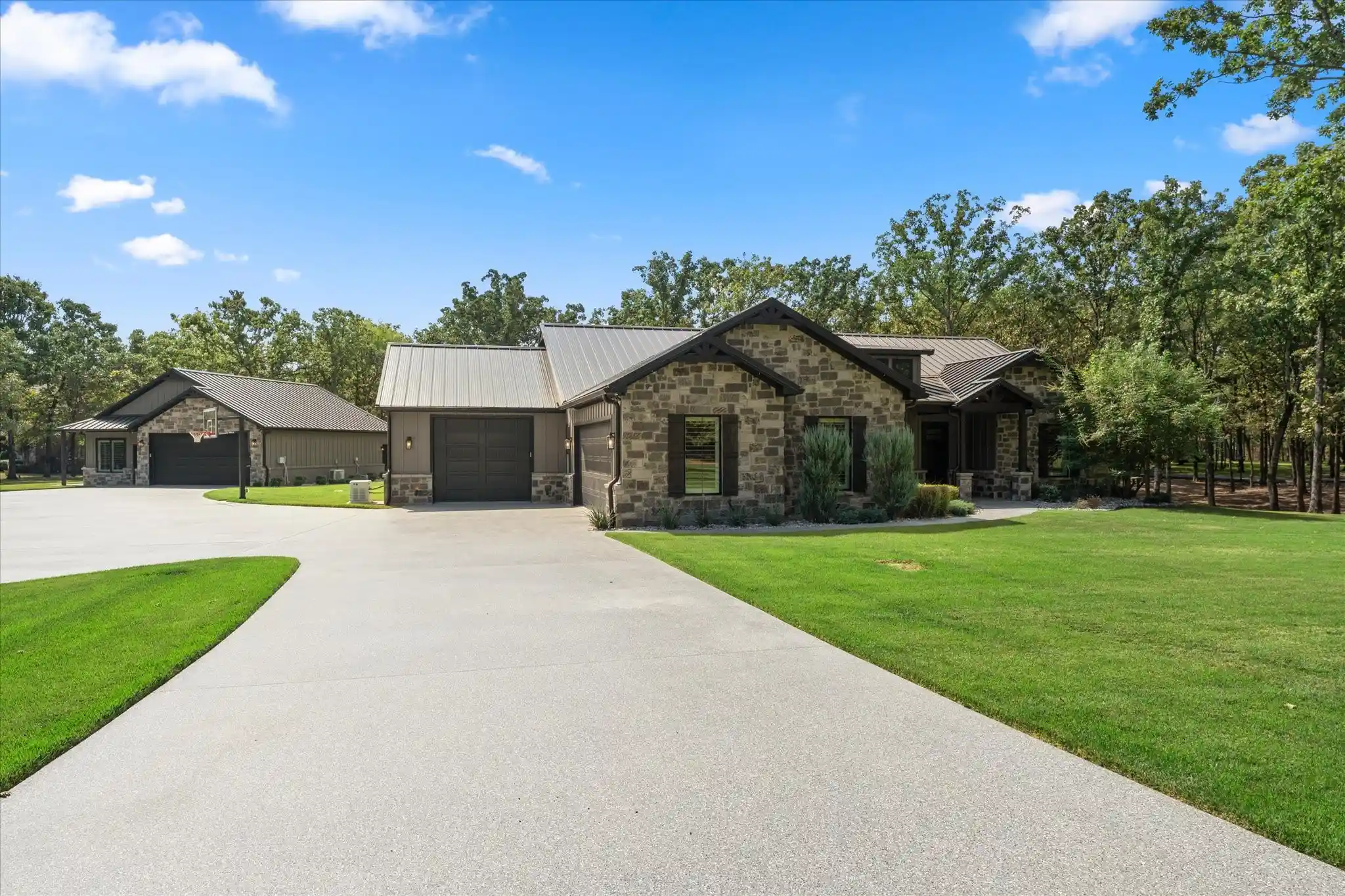 Photo 1 of Single family home for sale at 116 Private Rd 5984, Yantis, TX 75497 | MLS# 21402053 | Listing updated on 2026-10-12