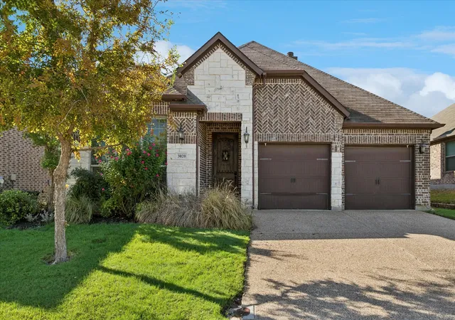 Photo 1 of Single family home for sale at 3020 Waterfall Dr, Fort Worth, TX 76177 | MLS# 21405540 | Listing updated on 2026-10-08