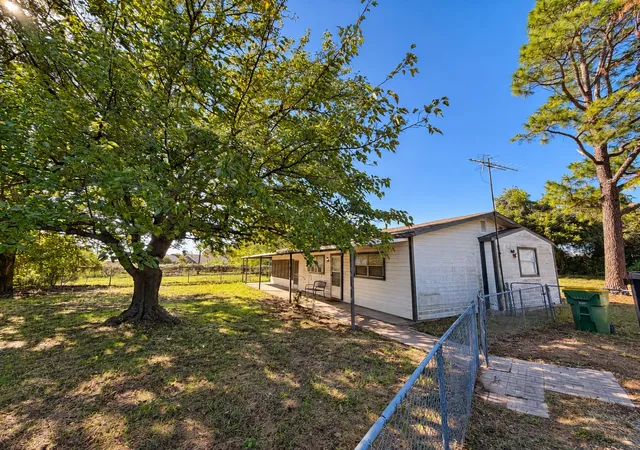 Photo 1 of Manufactured home for sale at 3048 Green Meadows Rd, Granbury, TX 76049 | MLS# 21402336 | Listing updated on 2026-10-07