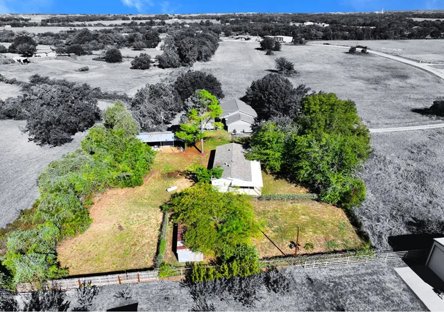 Photo 2 of Manufactured home for sale at 3048 Green Meadows Rd, Granbury, TX 76049 | MLS# 21402336 | Listing updated on 2026-10-07