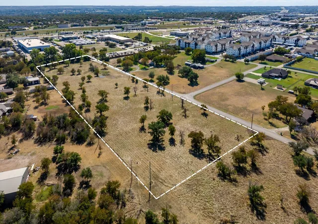 Photo 1 of Land for sale at 106 Winfield Dr, Hudson Oaks, TX 76087 | MLS# 21402274 | Listing updated on 2026-10-07