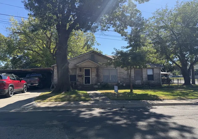 Photo 1 of Single family home for sale at 114 Wainwright St, Whitesboro, TX 76273 | MLS# 21405852 | Listing updated on 2026-10-07