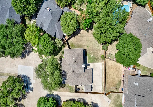Photo 3 of Single family home for sale at 1101 Easton Ln, Allen, TX 75002 | MLS# 21405012 | Listing updated on 2026-10-10