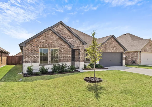 Photo 3 of Single family home for sale at 164 Mapleoak Dr, Caddo Mills, TX 75135 | MLS# 21397967 | Listing updated on 2026-10-08