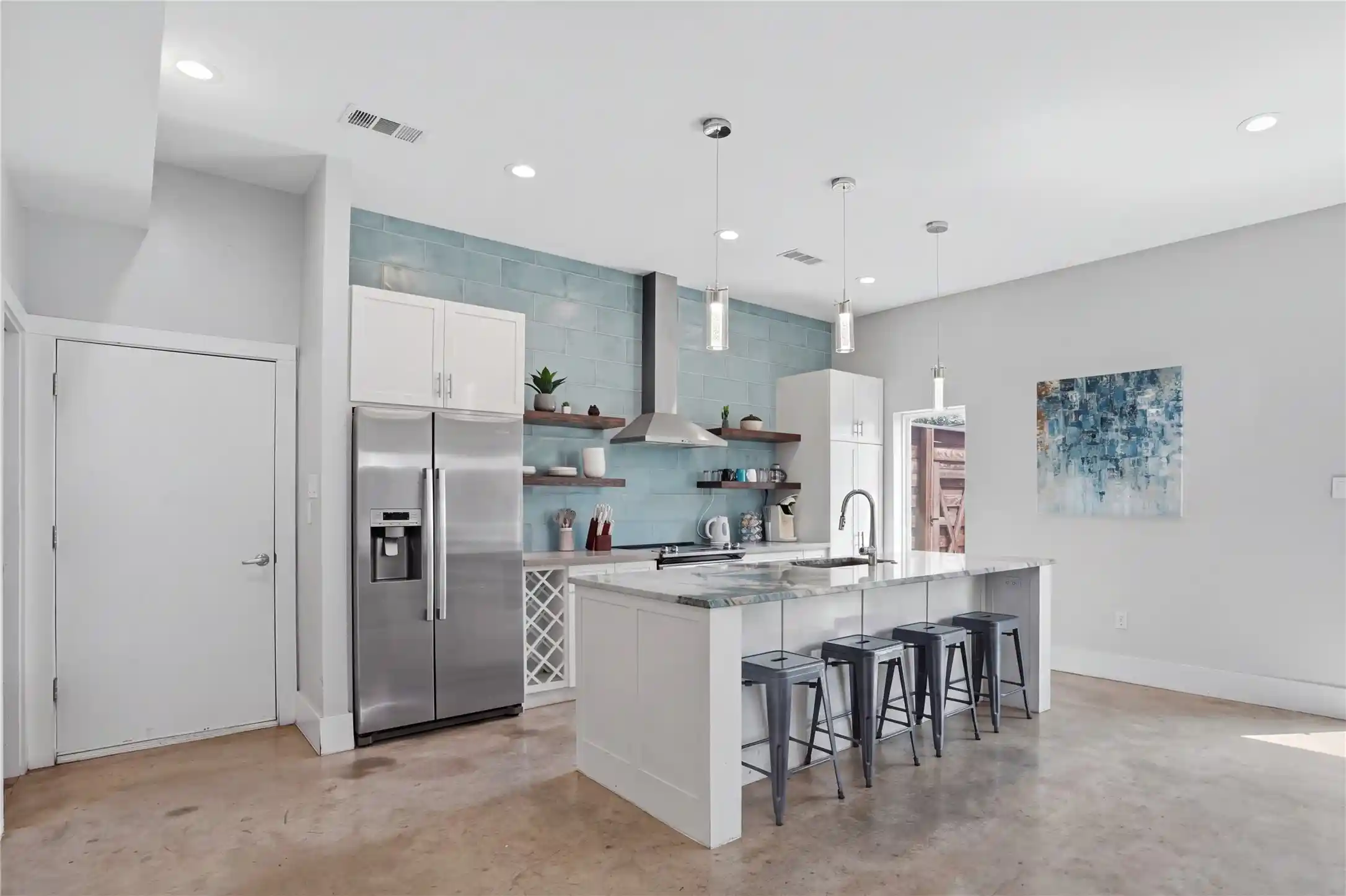 Photo 1 of Single family home for sale at 180 S Cisco St, Dallas, TX 75246 | MLS# 21404460 | Listing updated on 2026-10-29