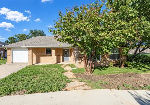 Single family home for sale at 1807 13th Street, Bridgeport, TX 76426 | MLS# 21405803